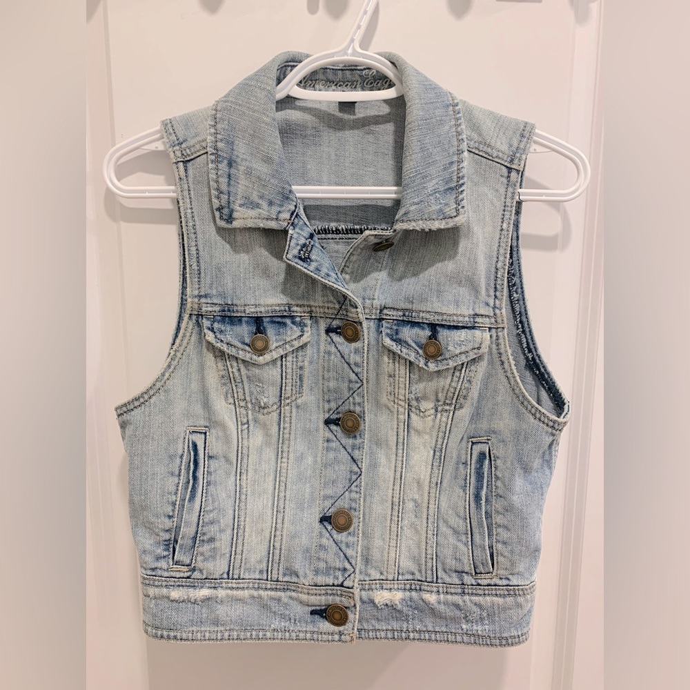 American Eagle, cropped, denim vest.